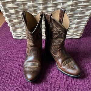 ARIAT Distressed Leather Heritage Childrens Western Boots